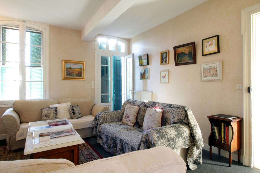Maison de maître à BRAM # Jacuzzi Extérieur photo