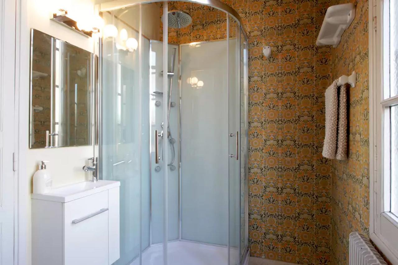 Maison de maître à BRAM # Jacuzzi Extérieur photo